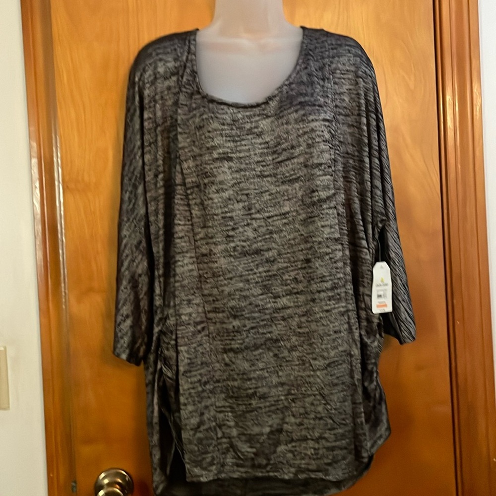NWT Black/gray variegated top with crisscross back, ruching on sides